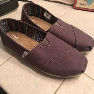 Toms Shoes
